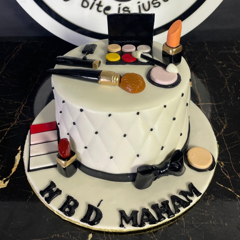 3D Makeup & Quilted Glamour Birthday Cake in Lahore