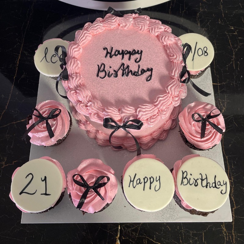 Pink Vintage Birthday Cake with Cupcakes in Lahore